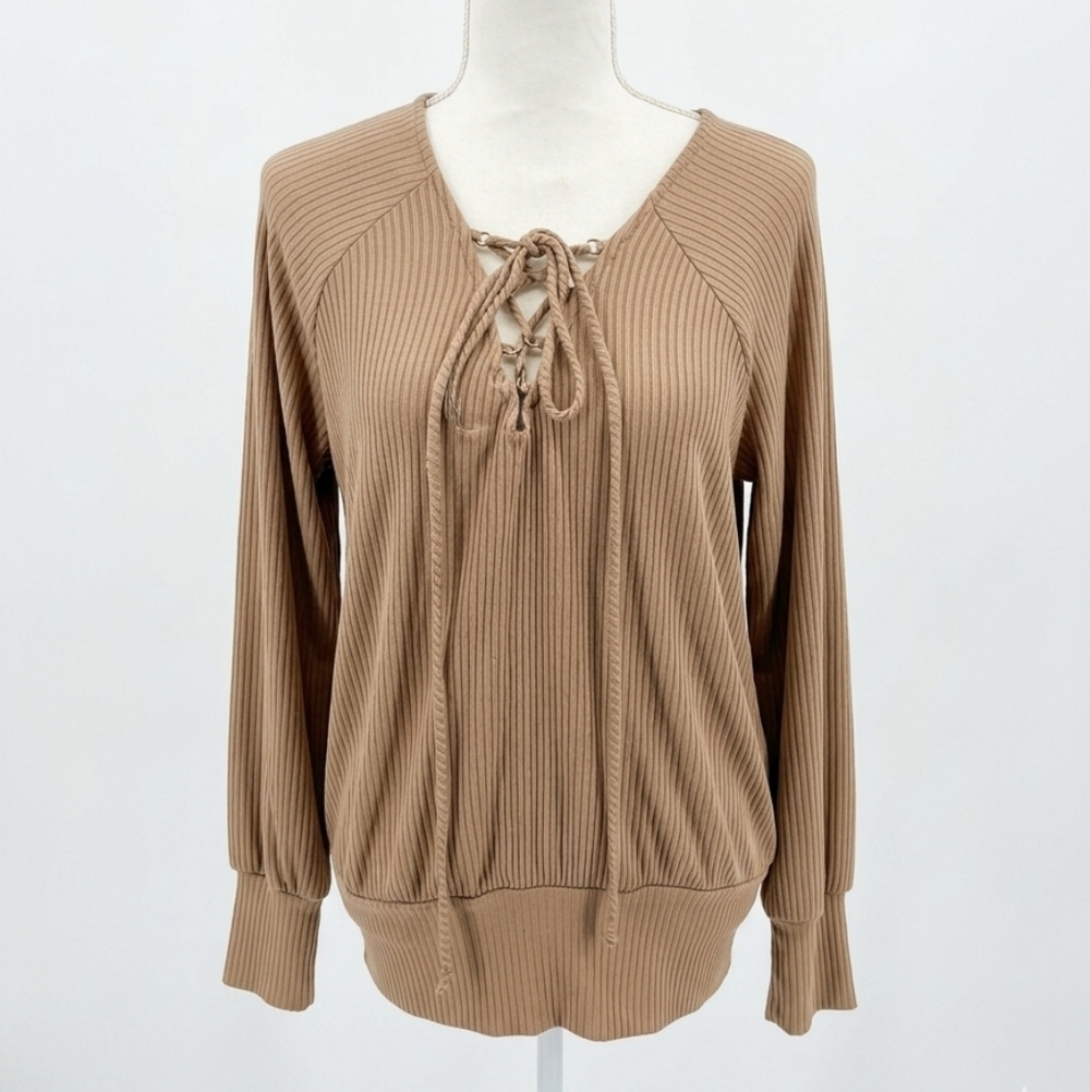 Daytrip Medium Tan Ribbed Lace-Up Long Sleeve Top Euc